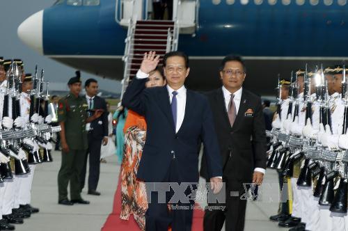 Thủ tướng Nguyễn Tấn Dũng tới Kuala Lumpur dự ASEAN 27 ảnh 1